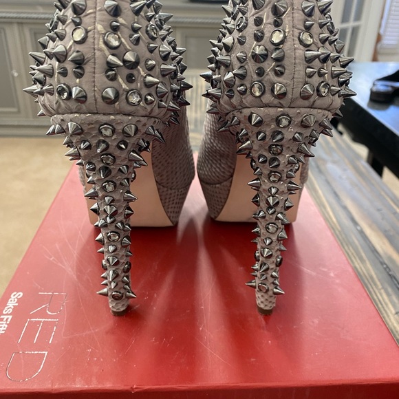 Saks Fifth Avenue SR-HAYDEN spiked heels - Picture 2 of 6